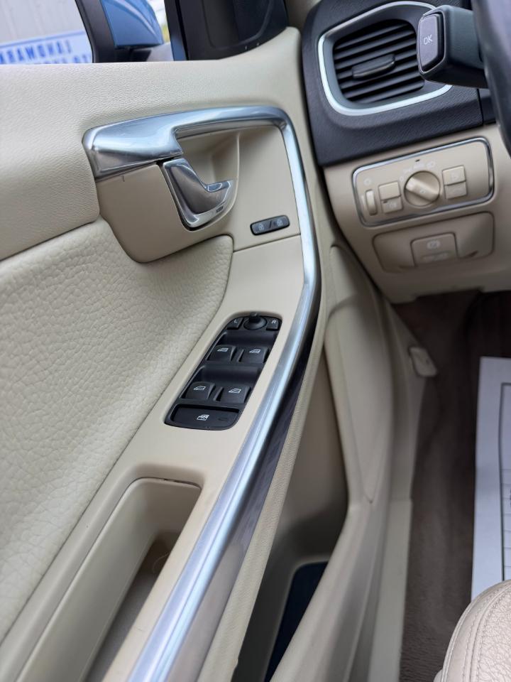 Volvo S60 2.5L Turbo AWD Auto w/Sunroof 2014