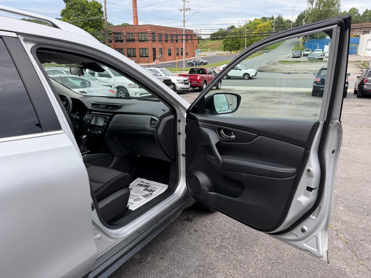 Nissan Rogue S 2020