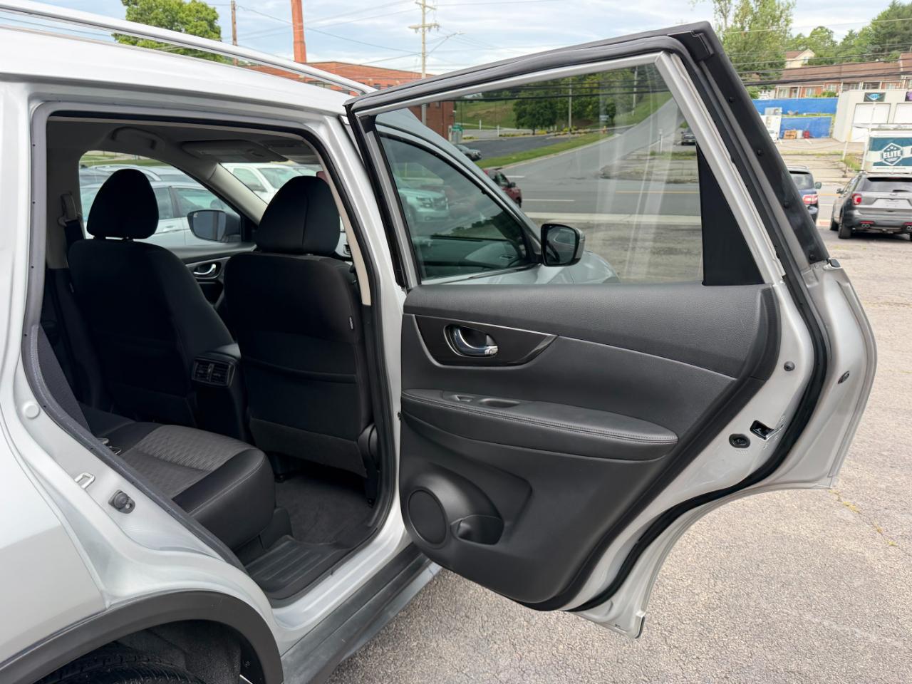 Nissan Rogue S 2020