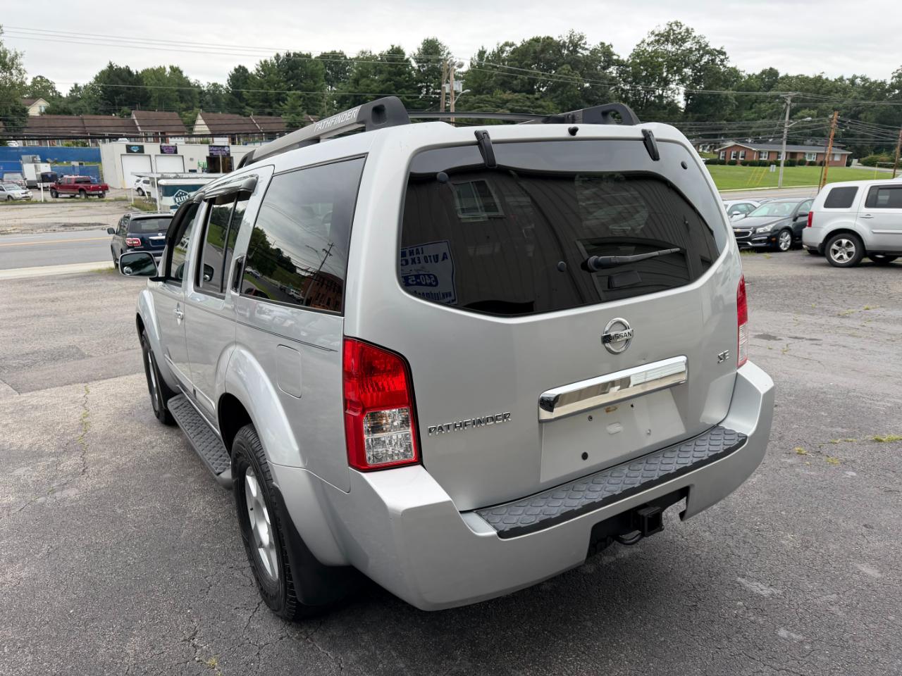 Nissan Pathfinder SE 4WD 2006