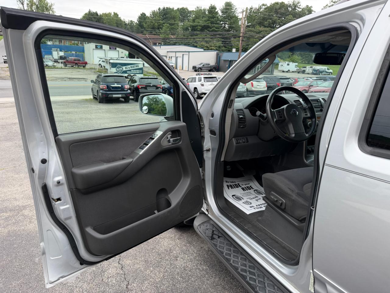 Nissan Pathfinder SE 4WD 2006