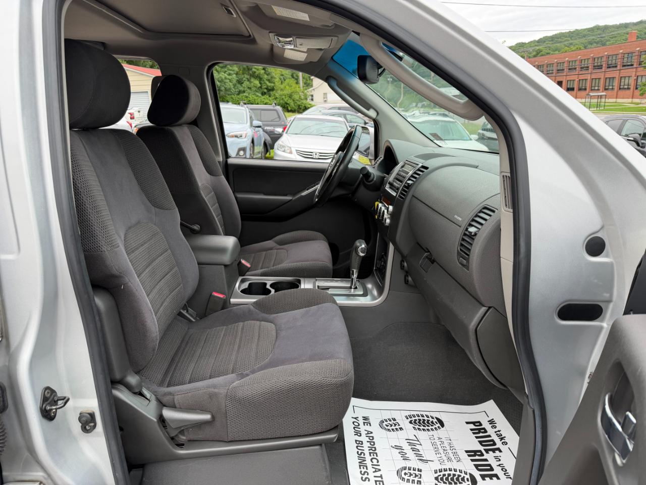Nissan Pathfinder SE 4WD 2006