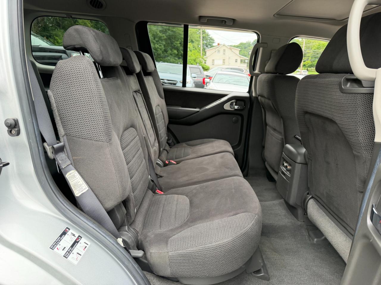Nissan Pathfinder SE 4WD 2006