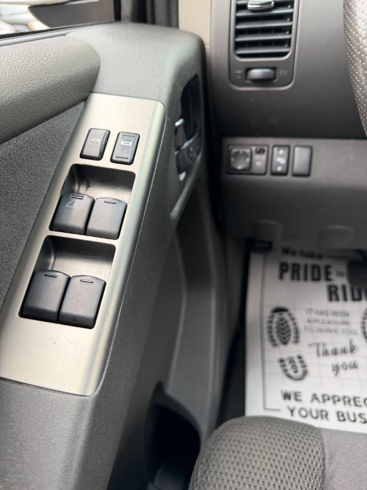 Nissan Pathfinder SE 4WD 2006