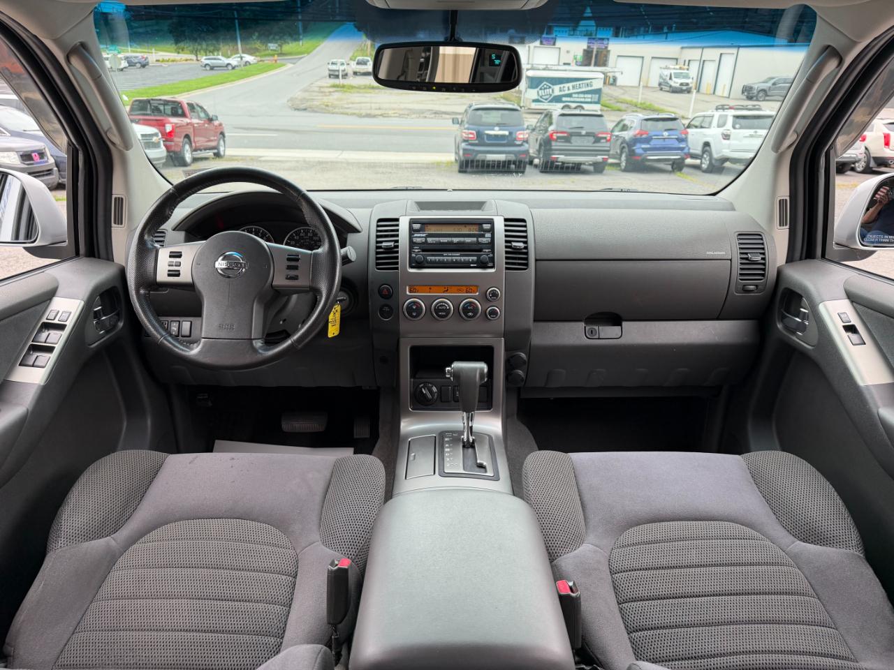 Nissan Pathfinder SE 4WD 2006