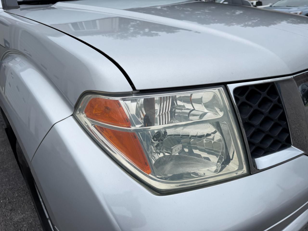 Nissan Pathfinder SE 4WD 2006