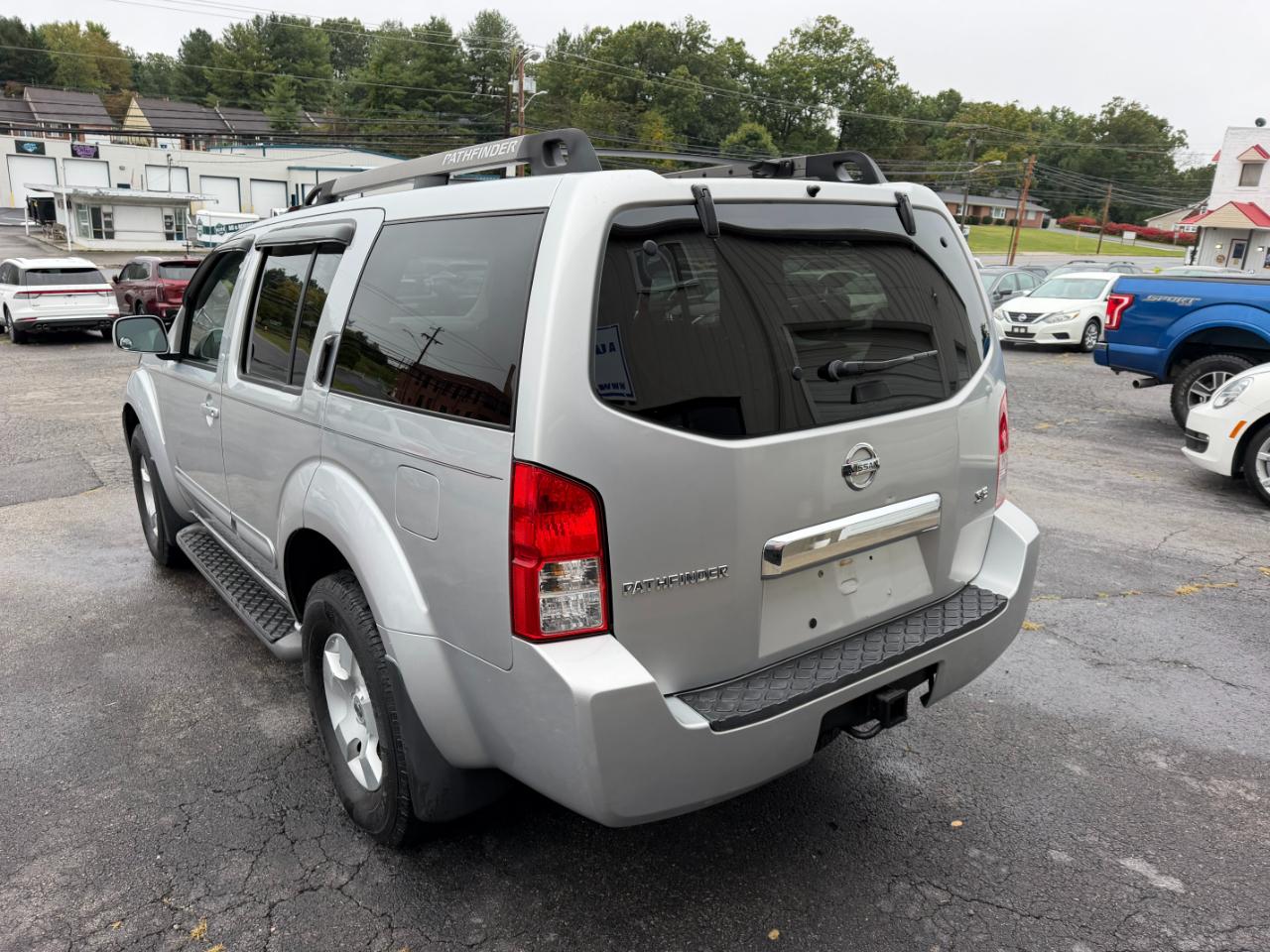 Nissan Pathfinder SE 4WD 2006