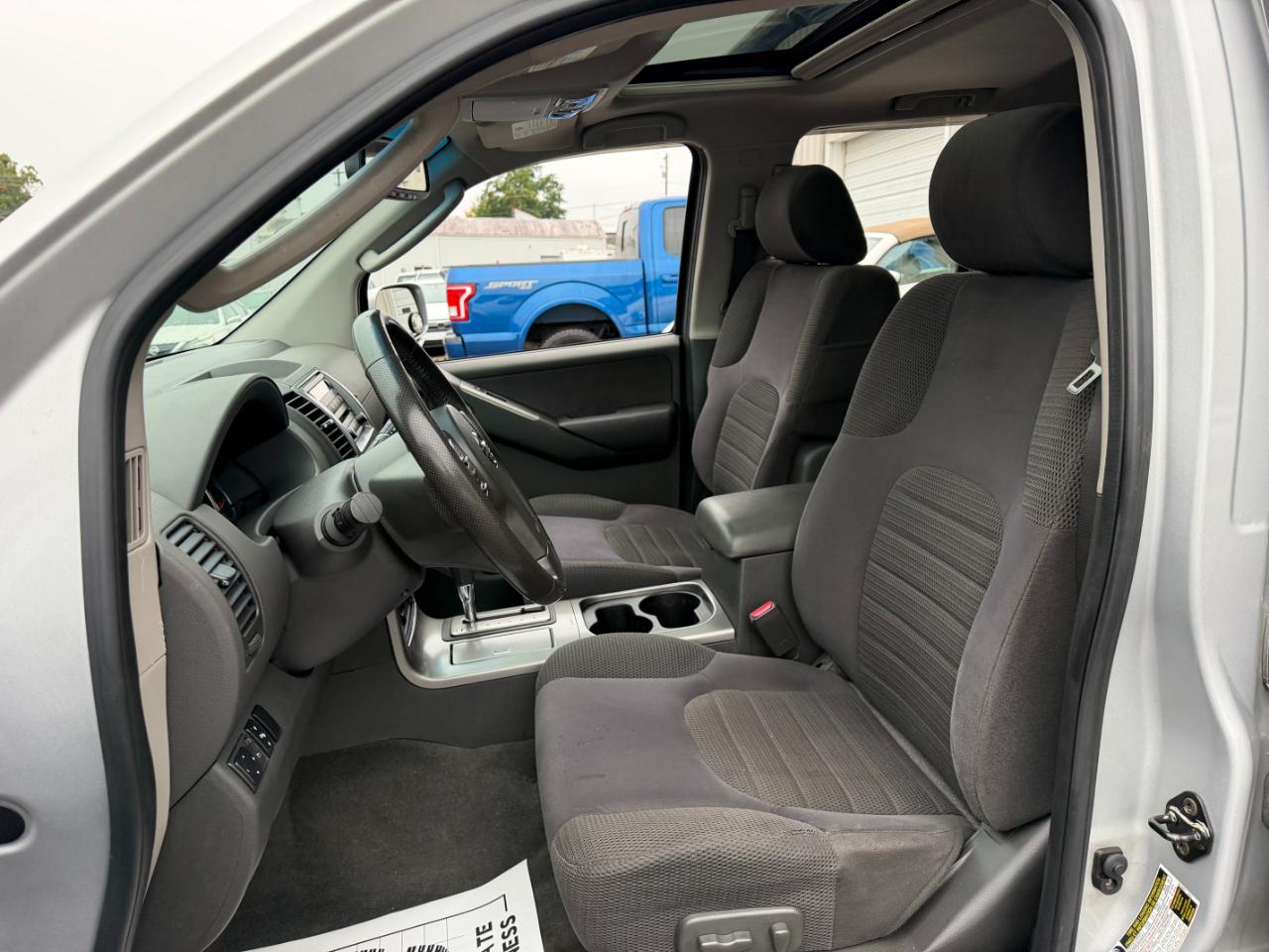 Nissan Pathfinder SE 4WD 2006