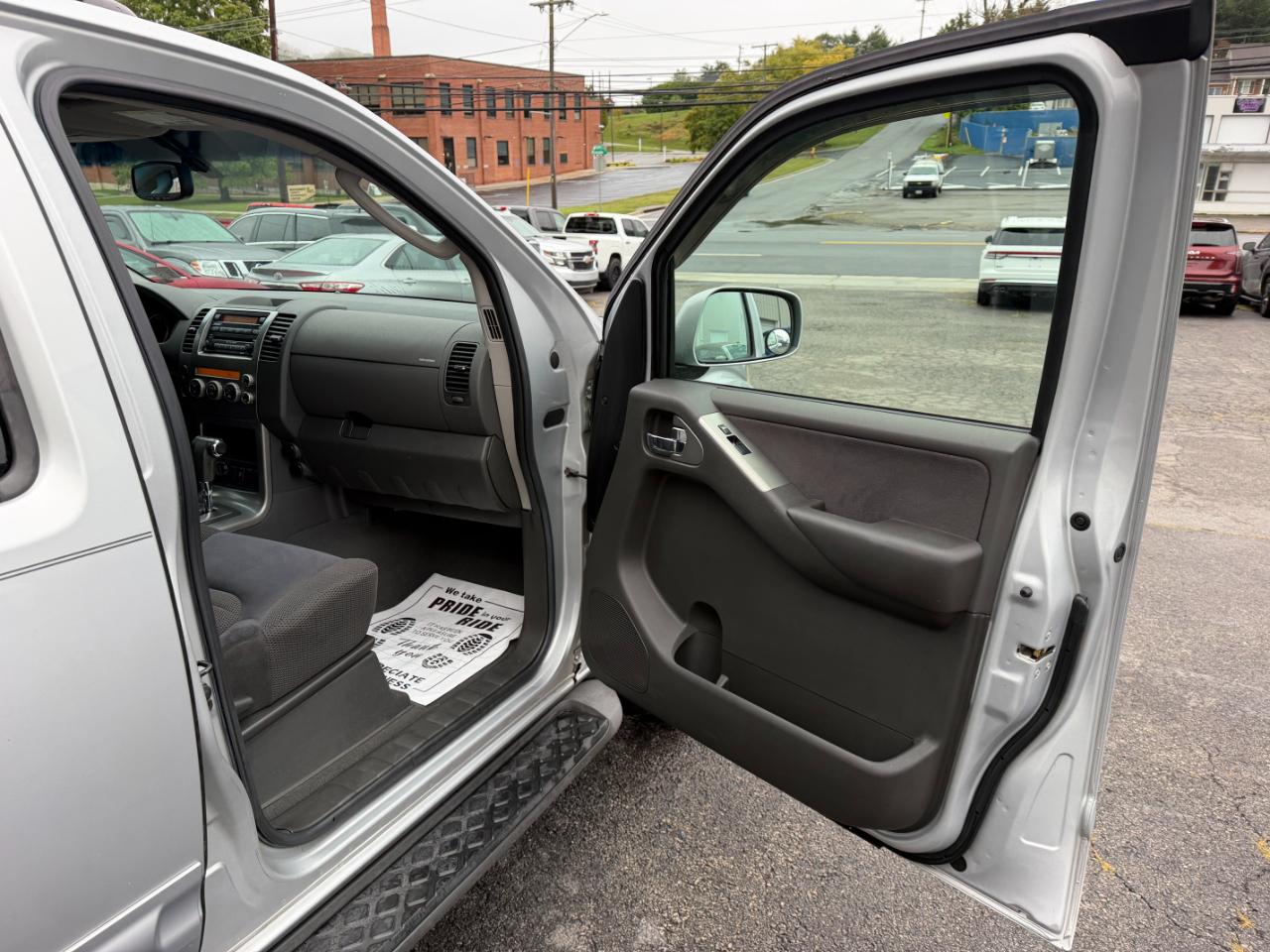 Nissan Pathfinder SE 4WD 2006