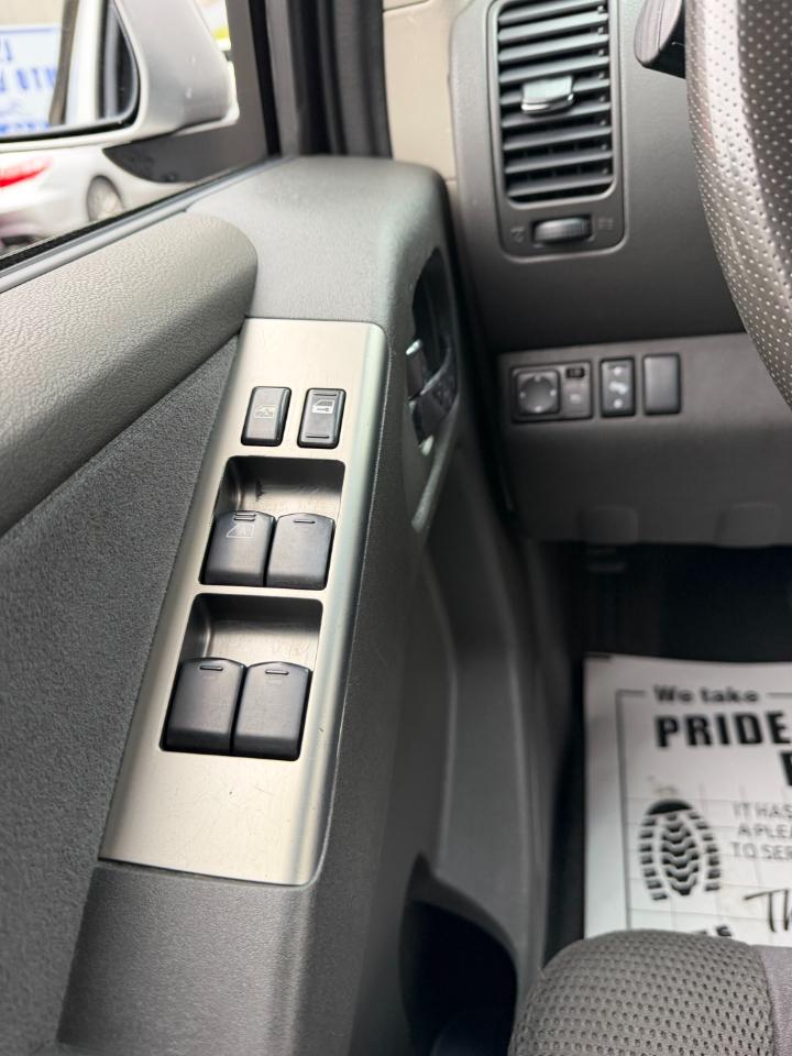 Nissan Pathfinder SE 4WD 2006