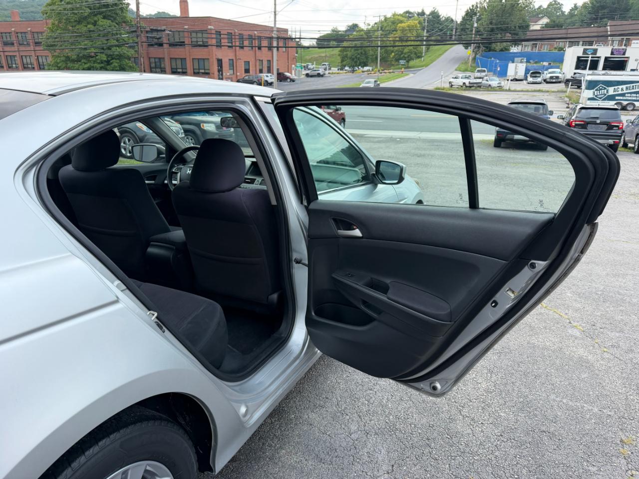 Honda Accord LX-P Sedan AT 2012