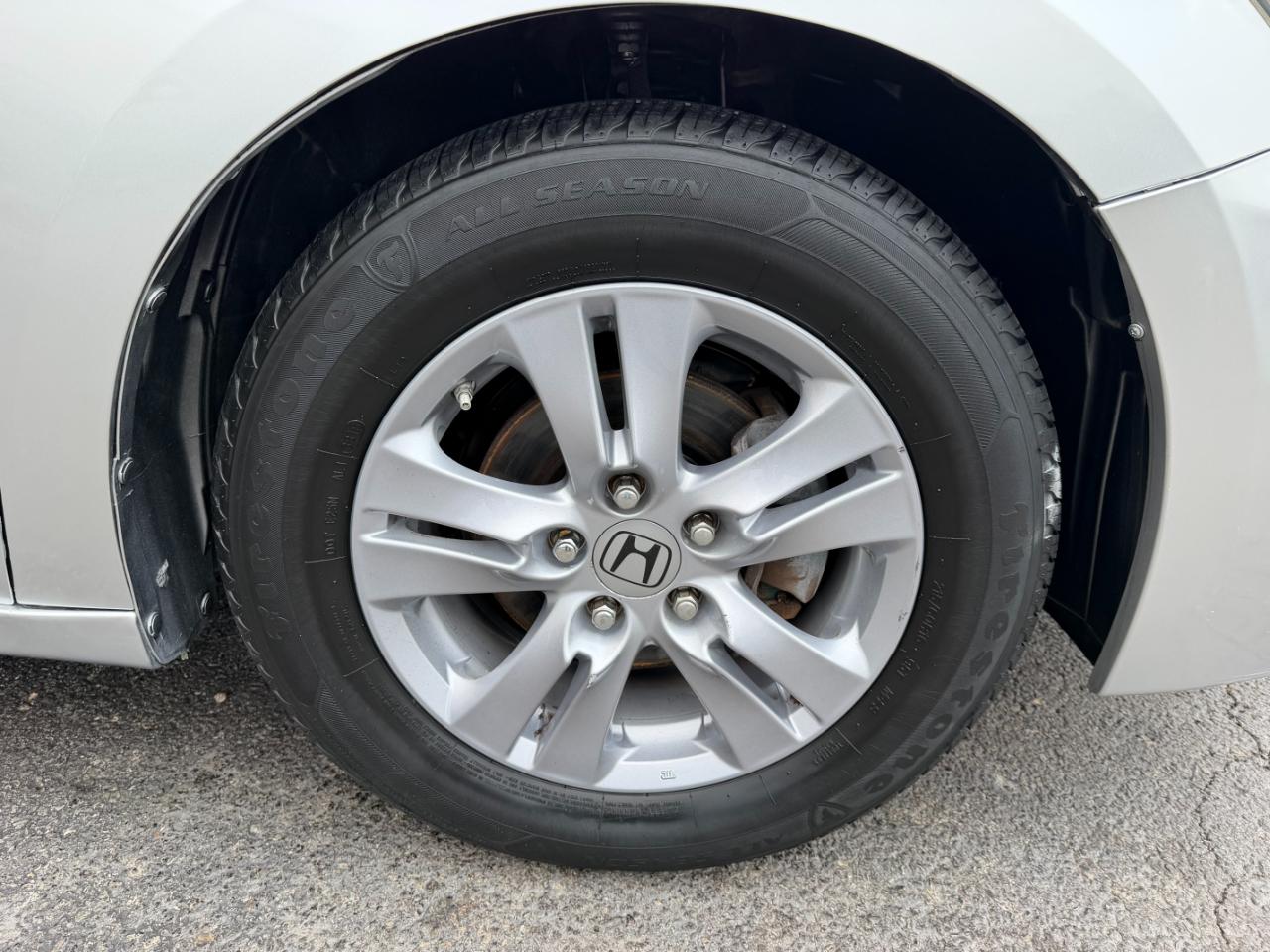 Honda Accord LX-P Sedan AT 2012