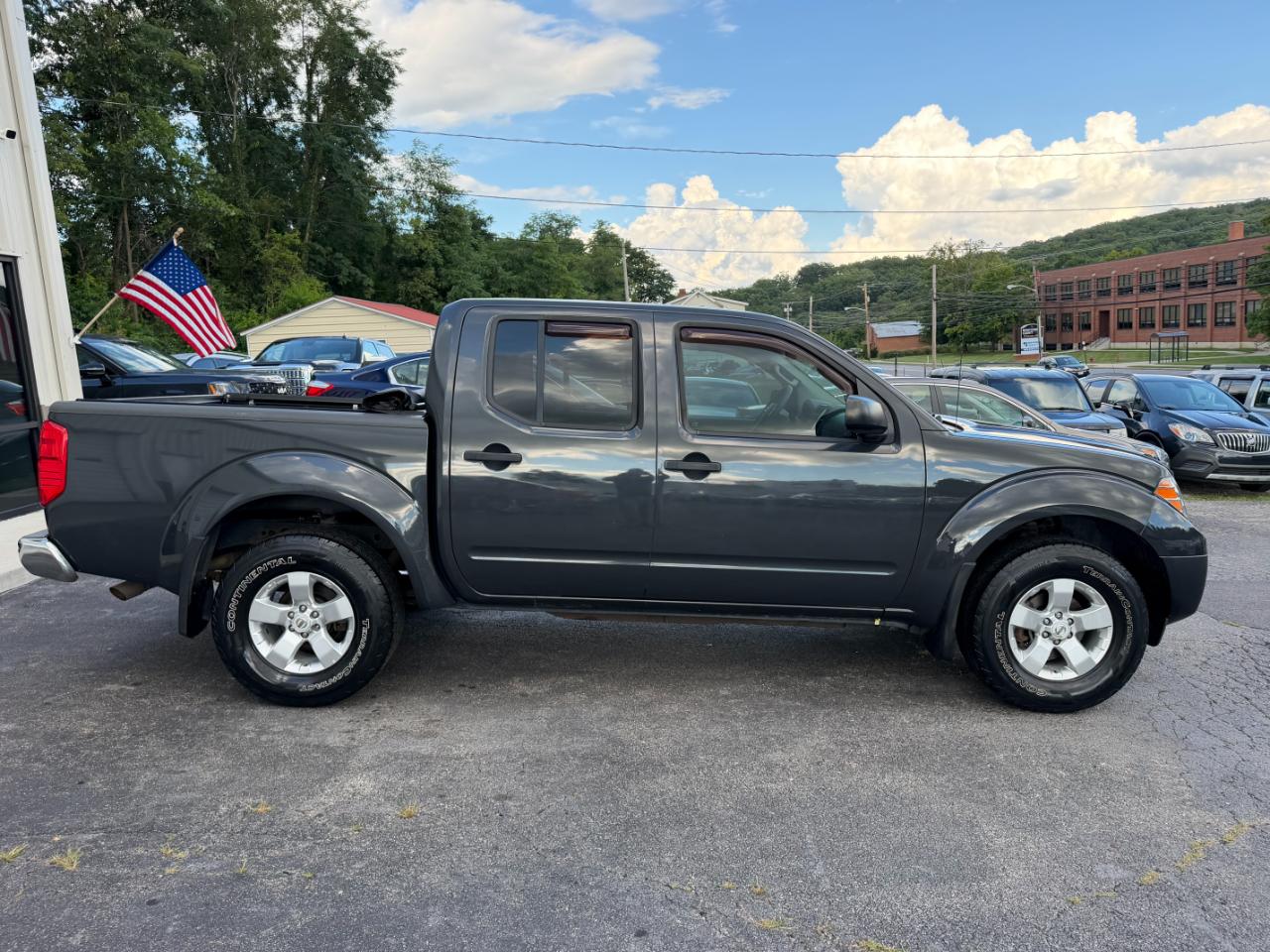 Nissan Frontier SV Crew Cab 4WD 2012