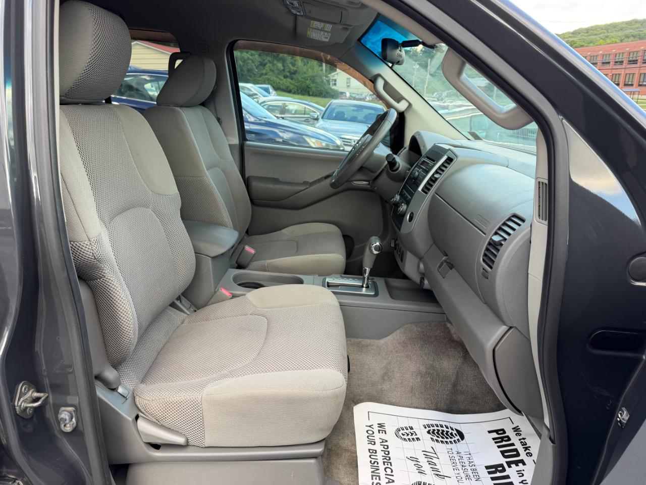 Nissan Frontier SV Crew Cab 4WD 2012