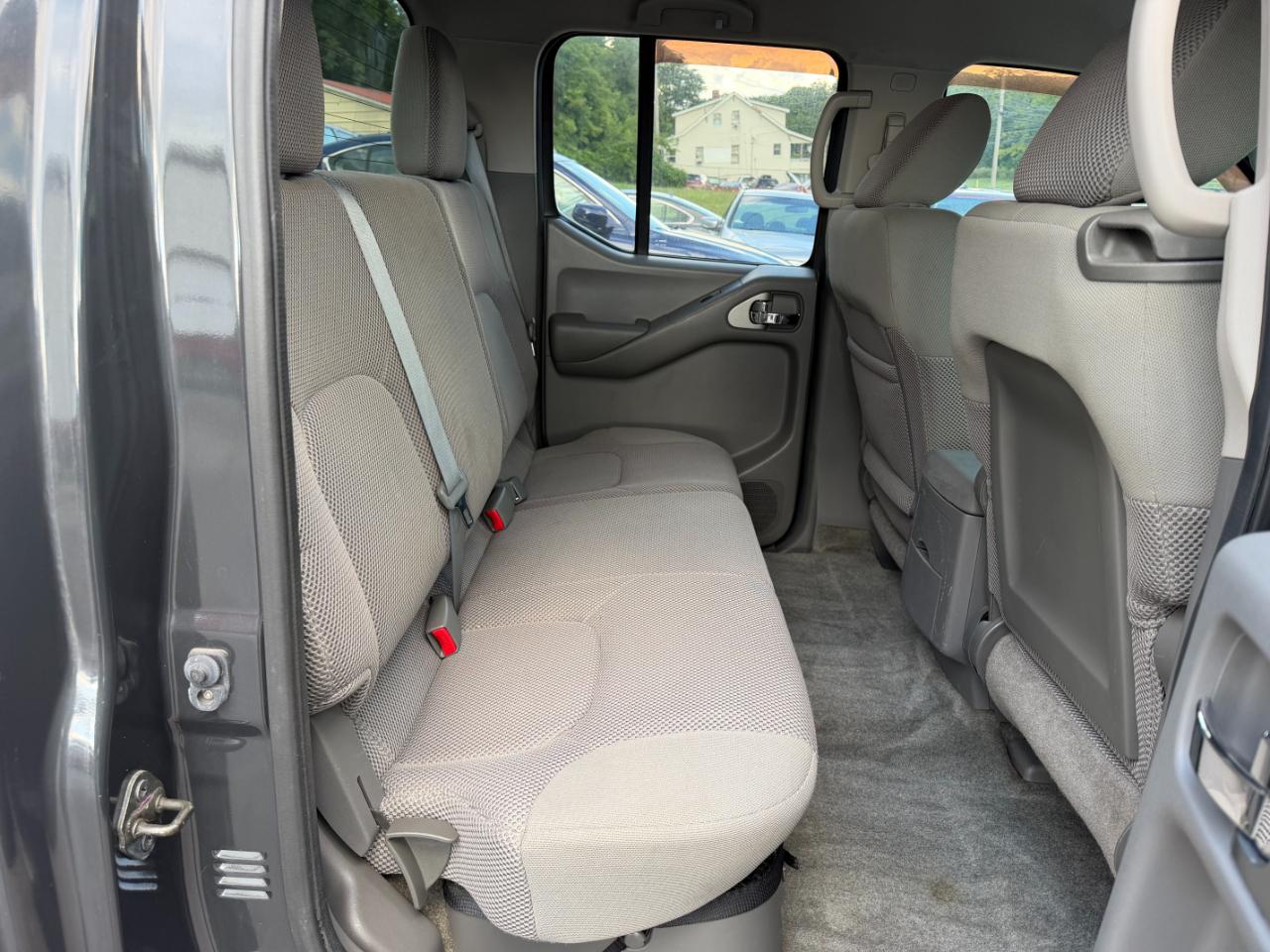 Nissan Frontier SV Crew Cab 4WD 2012