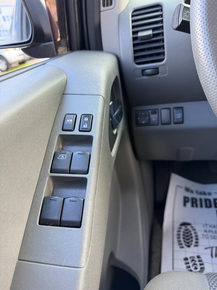 Nissan Frontier SV Crew Cab 4WD 2012