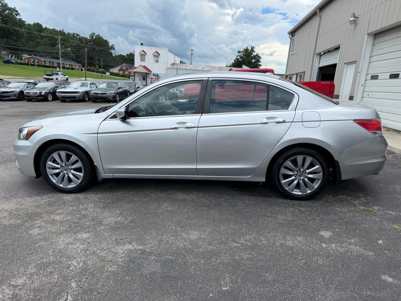 Honda Accord EX-L V-6 Sedan AT 2011