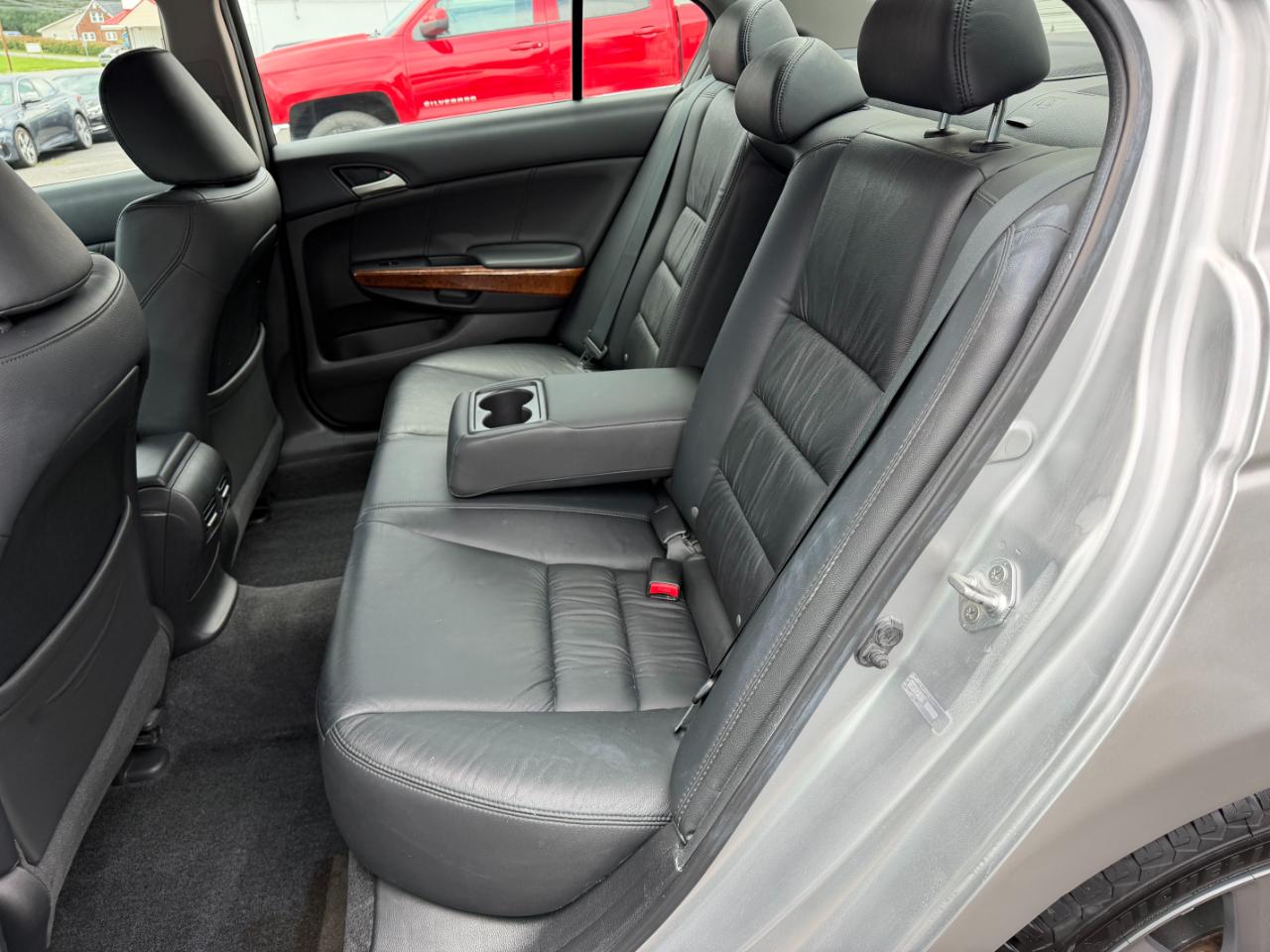 Honda Accord EX-L V-6 Sedan AT 2011