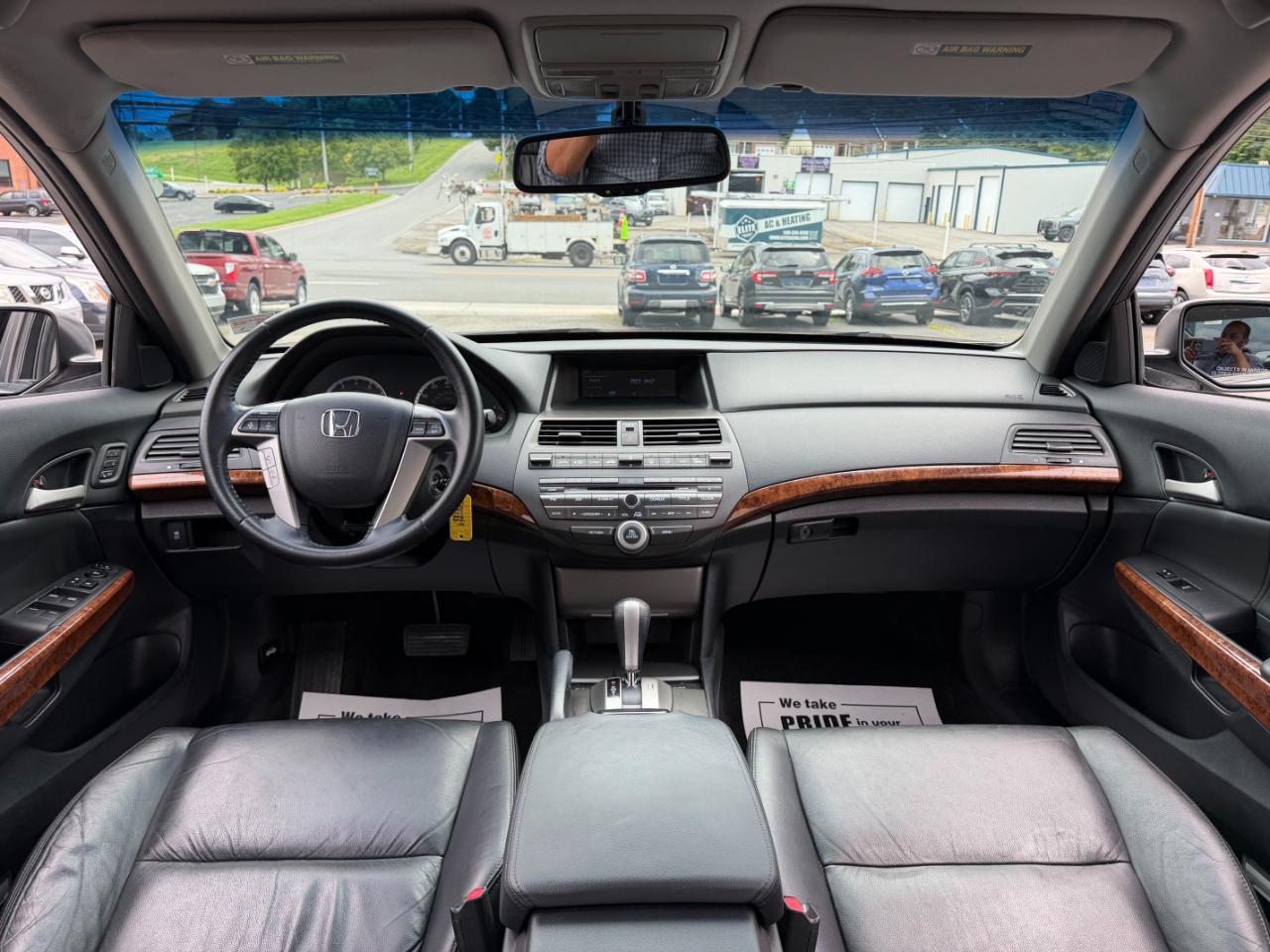 Honda Accord EX-L V-6 Sedan AT 2011