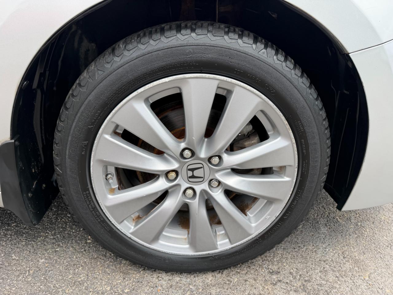 Honda Accord EX-L V-6 Sedan AT 2011