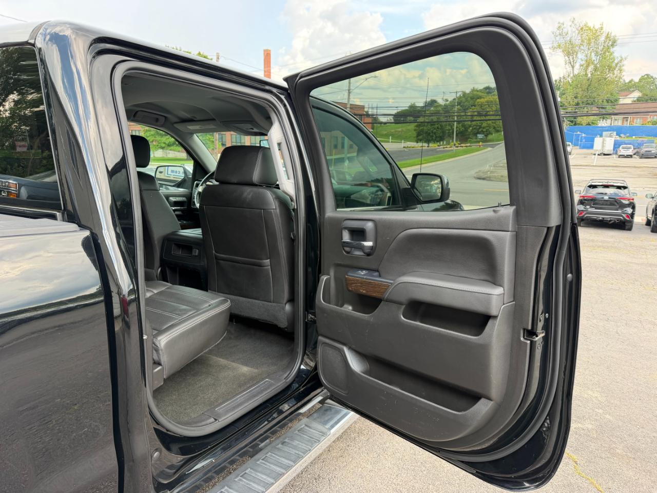 GMC Sierra 1500 Denali Crew Cab Long Box 4WD 2018