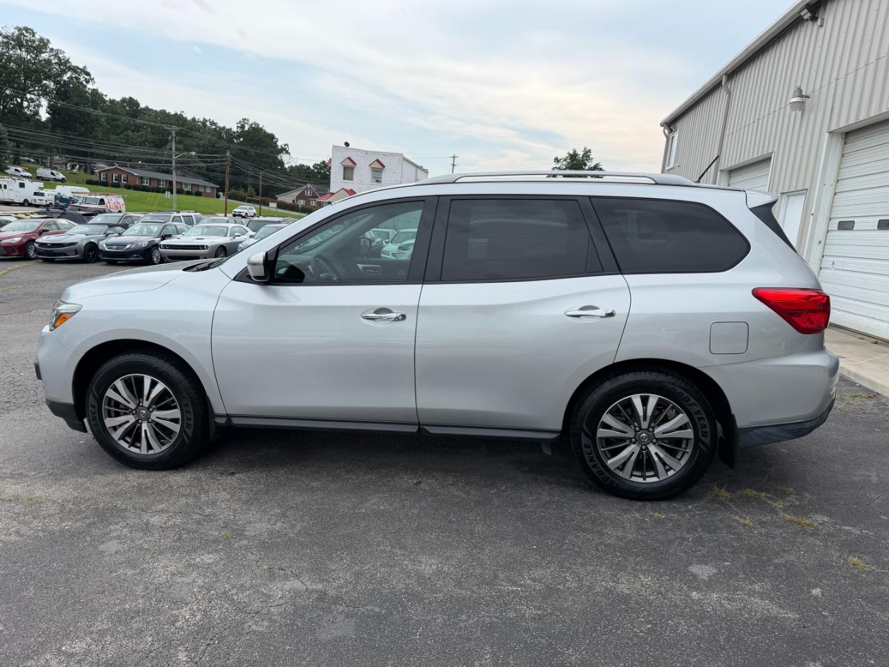 Nissan Pathfinder S 4D SUV 4WD 2017