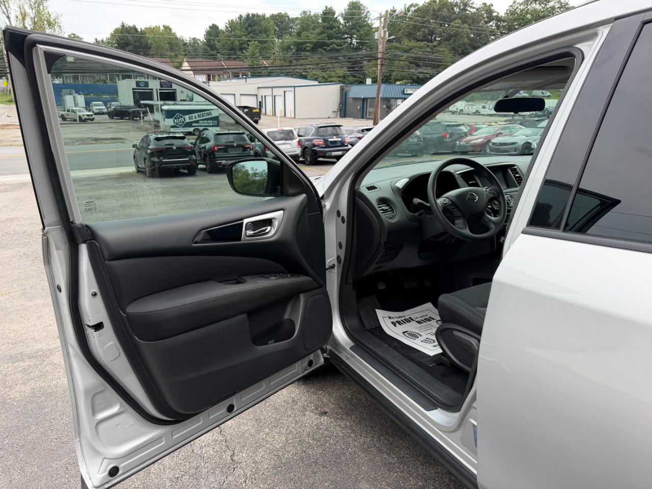 Nissan Pathfinder S 4D SUV 4WD 2017