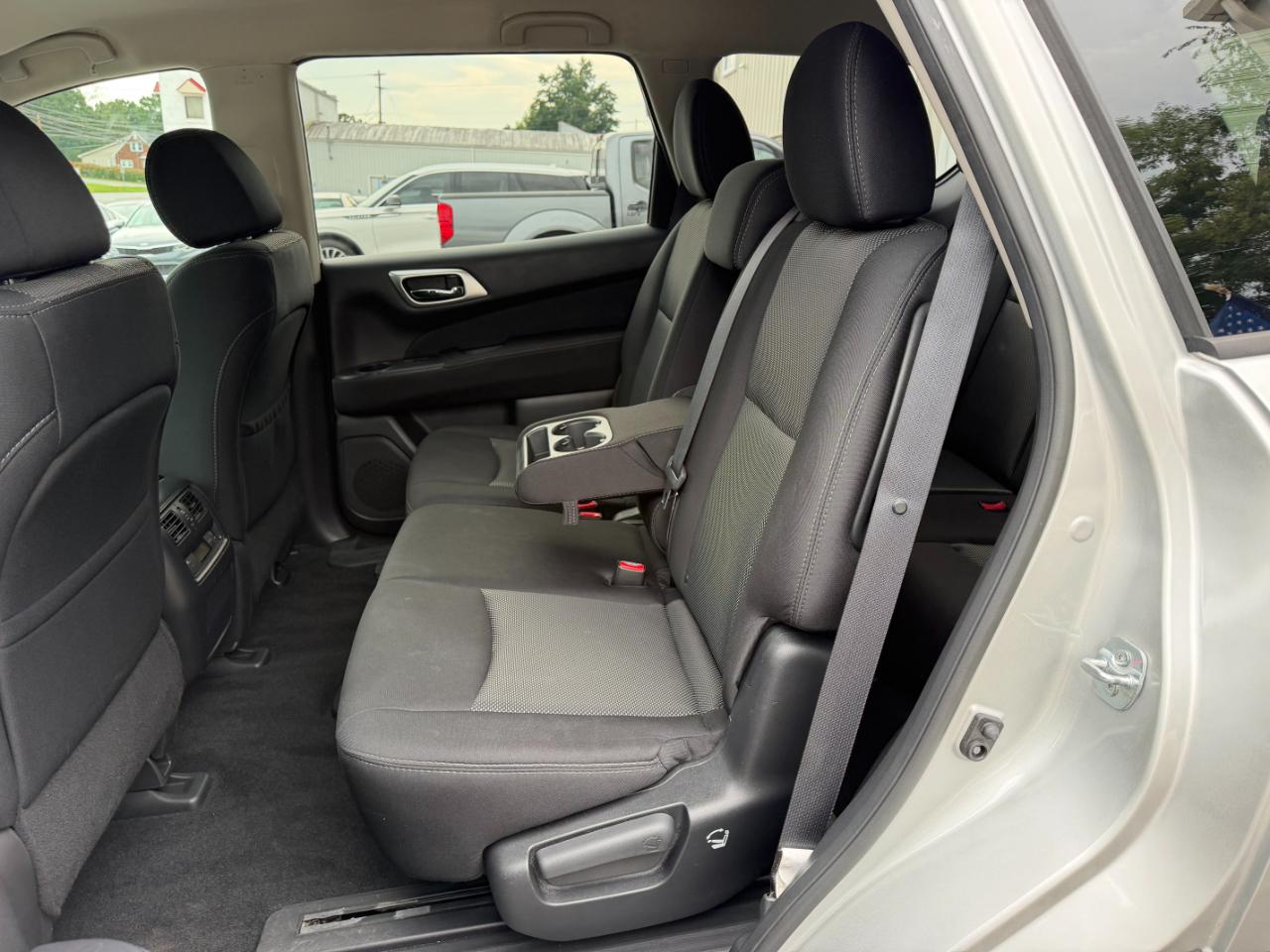 Nissan Pathfinder S 4D SUV 4WD 2017
