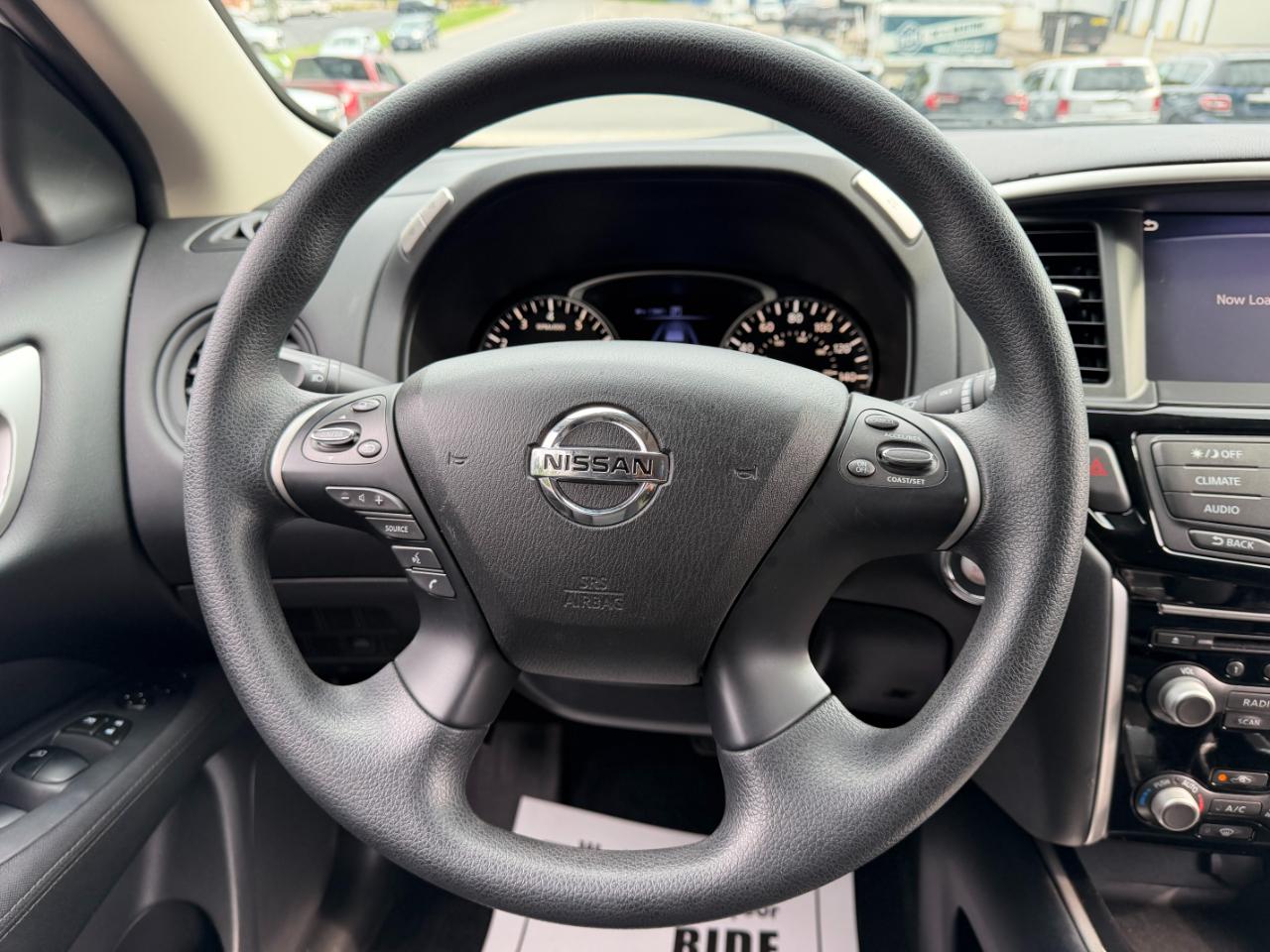 Nissan Pathfinder S 4D SUV 4WD 2017