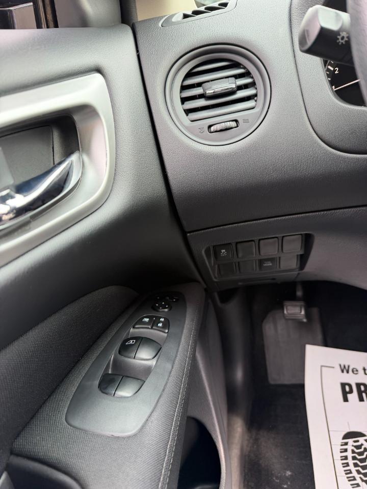 Nissan Pathfinder S 4D SUV 4WD 2017
