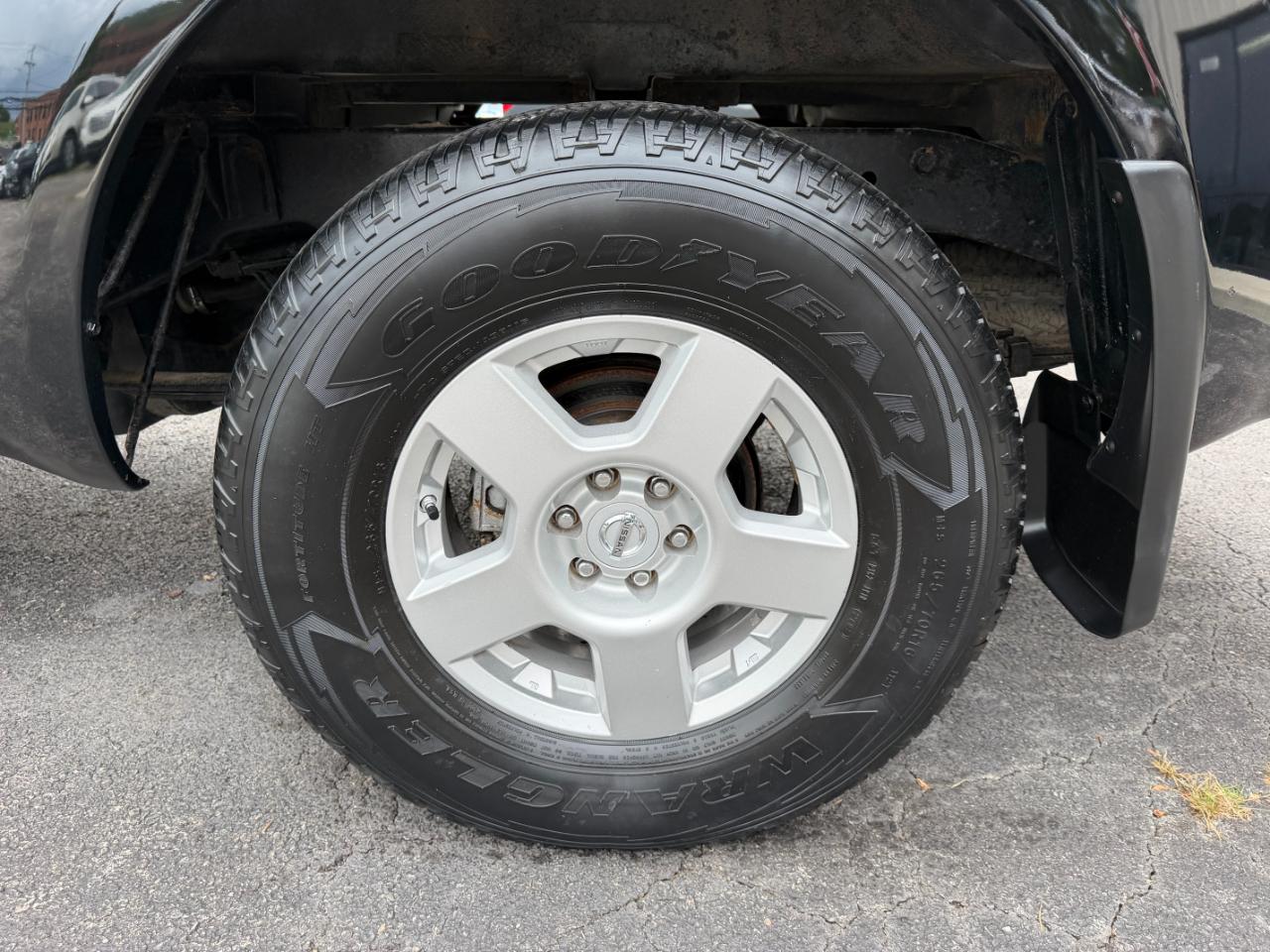 Nissan Frontier LE Crew Cab Long Bed 4WD 2008