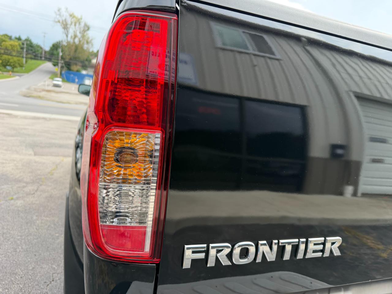 Nissan Frontier LE Crew Cab Long Bed 4WD 2008