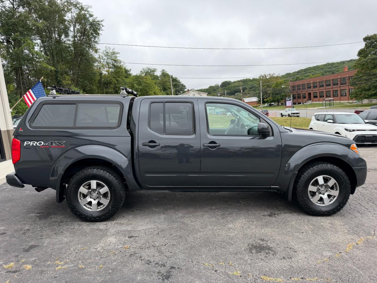 Nissan Frontier PRO-4X Crew Cab 4WD 2012