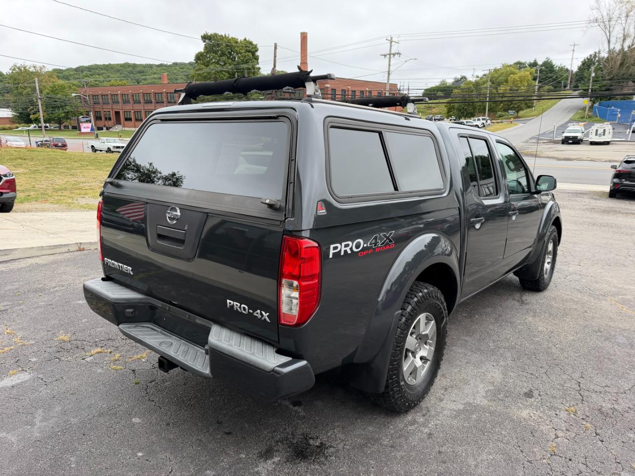 Nissan Frontier PRO-4X Crew Cab 4WD 2012