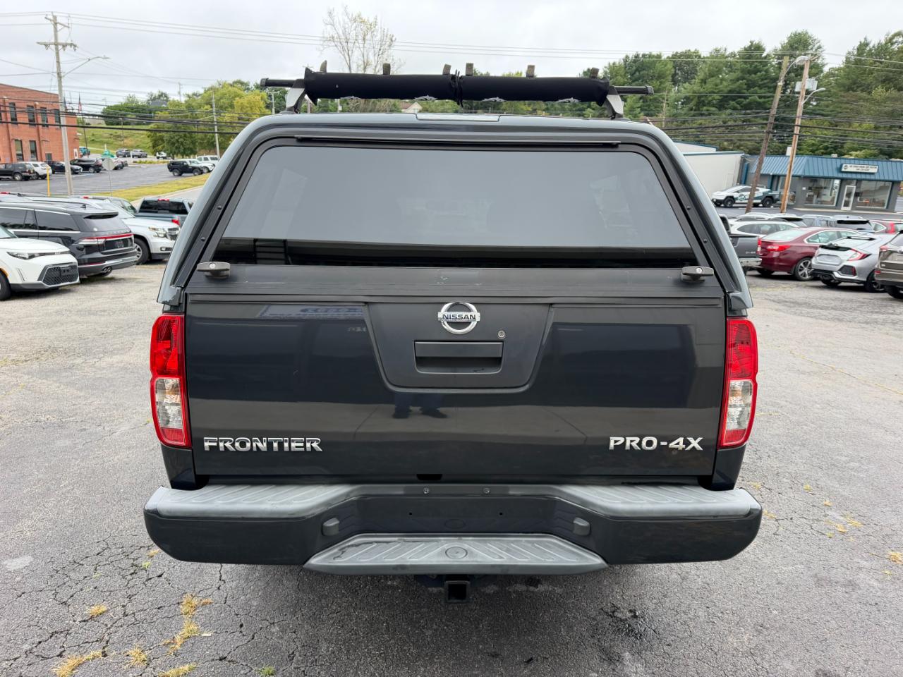 Nissan Frontier PRO-4X Crew Cab 4WD 2012