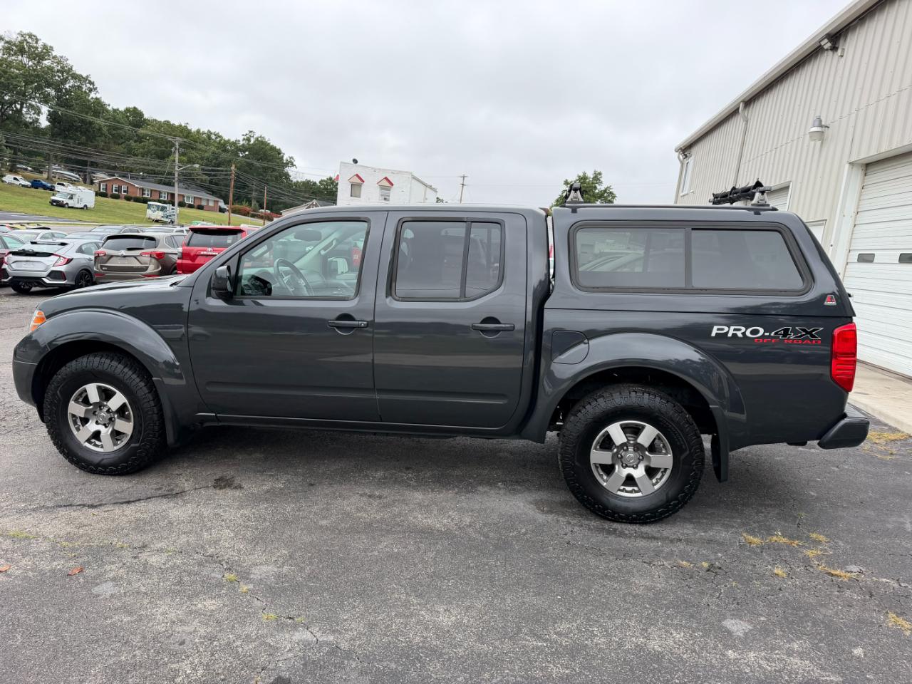 Nissan Frontier PRO-4X Crew Cab 4WD 2012