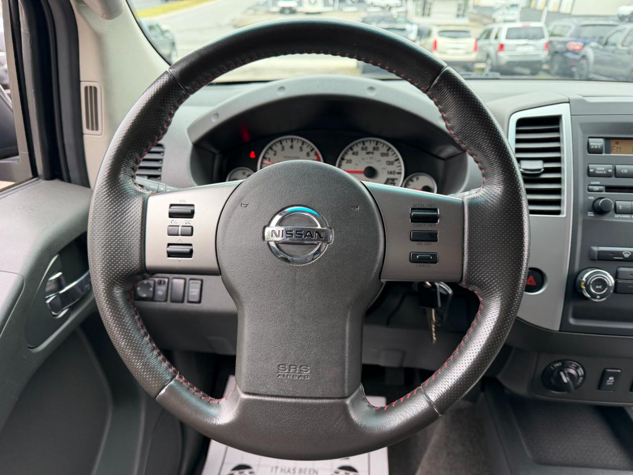 Nissan Frontier PRO-4X Crew Cab 4WD 2012