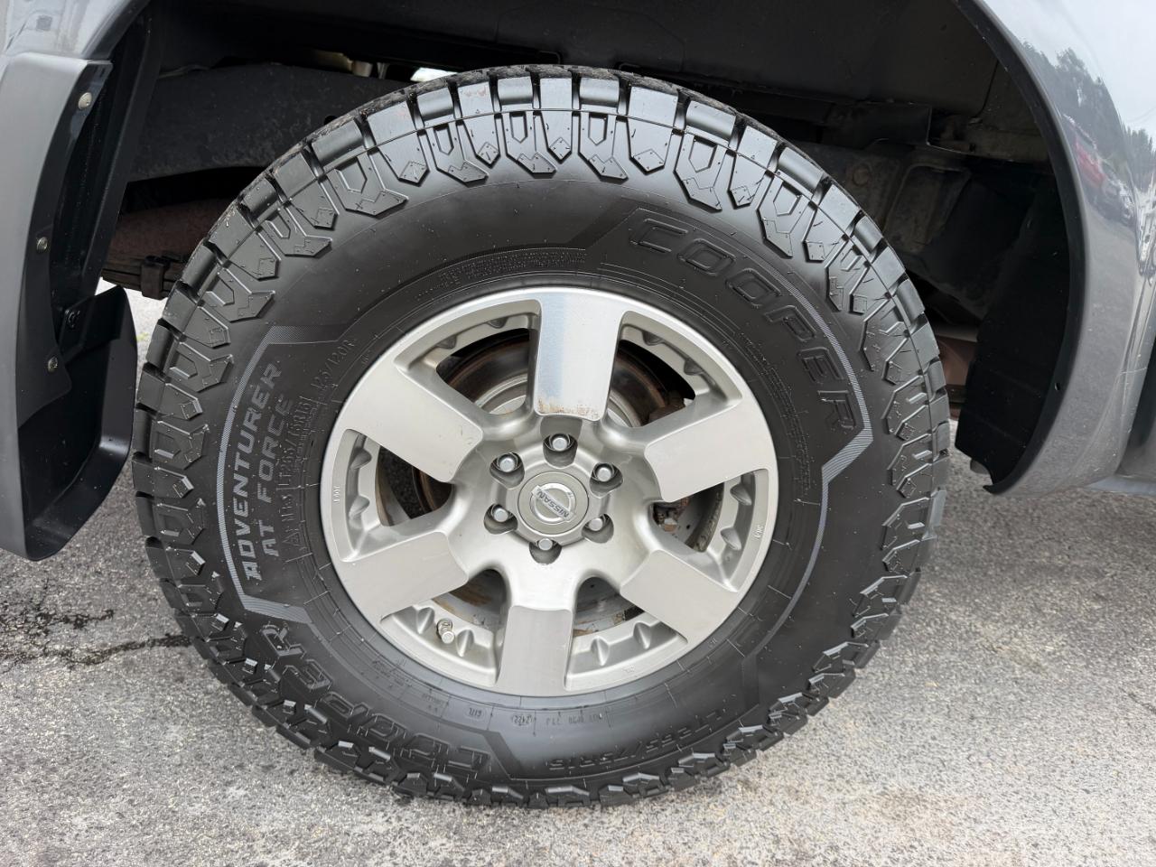 Nissan Frontier PRO-4X Crew Cab 4WD 2012
