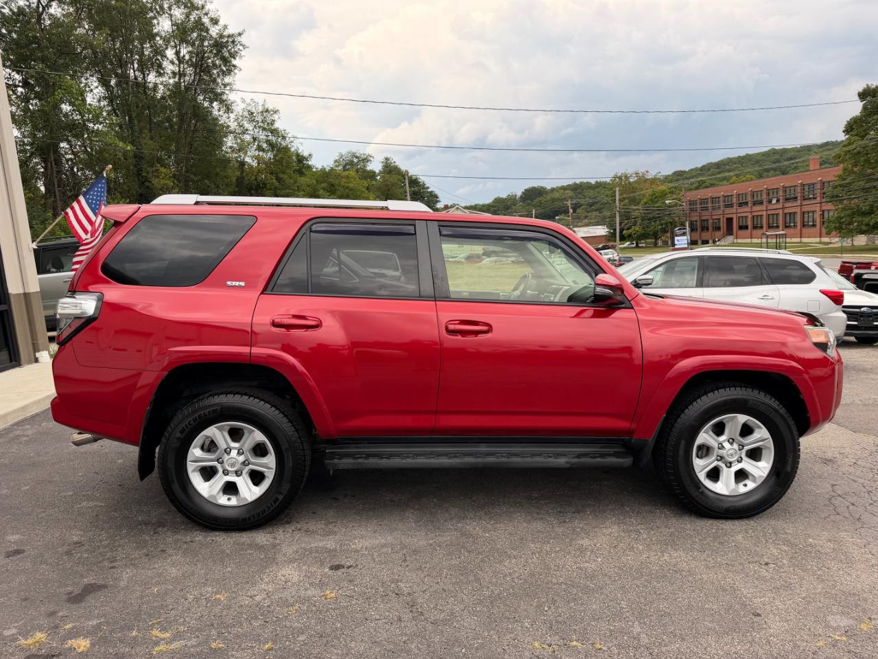 Toyota 4Runner SR5 4WD 2016