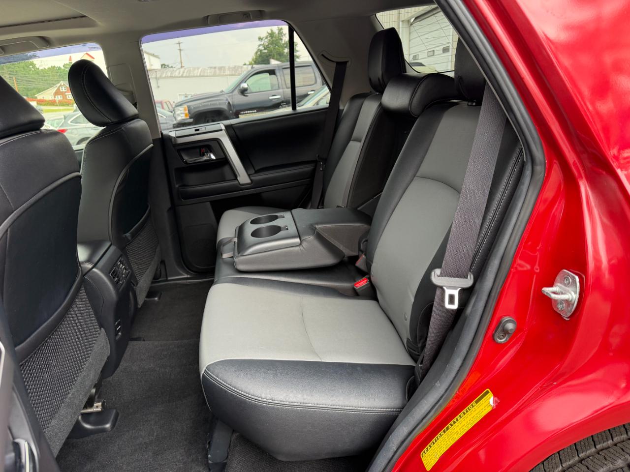 Toyota 4Runner SR5 4WD 2016