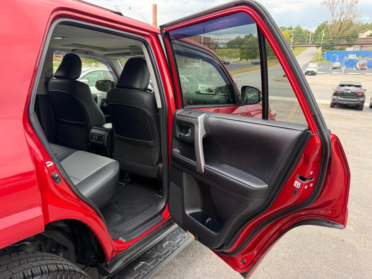 Toyota 4Runner SR5 4WD 2016
