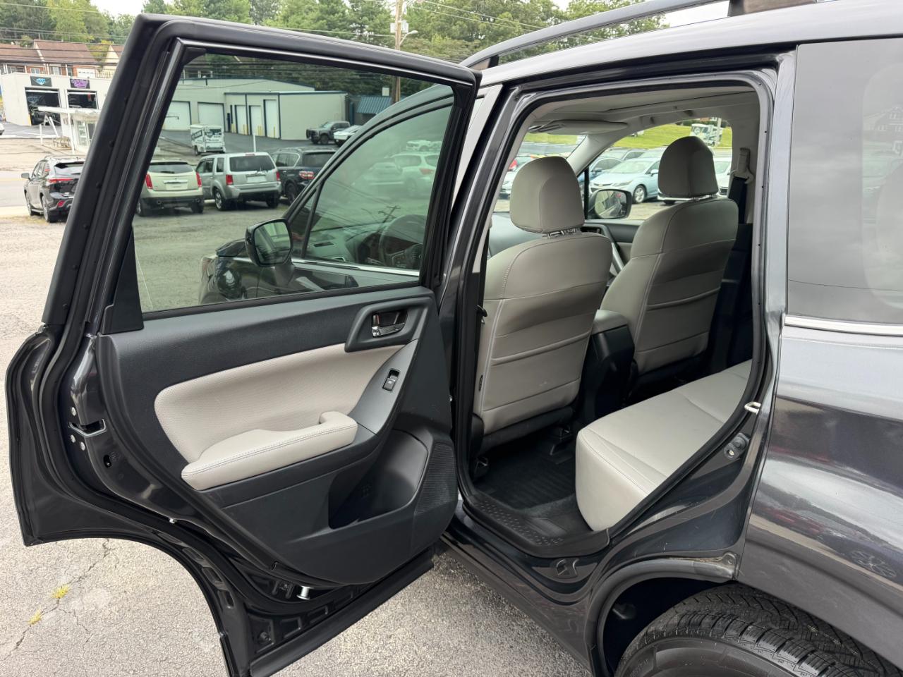 Subaru Forester 2.5i Limited 2017