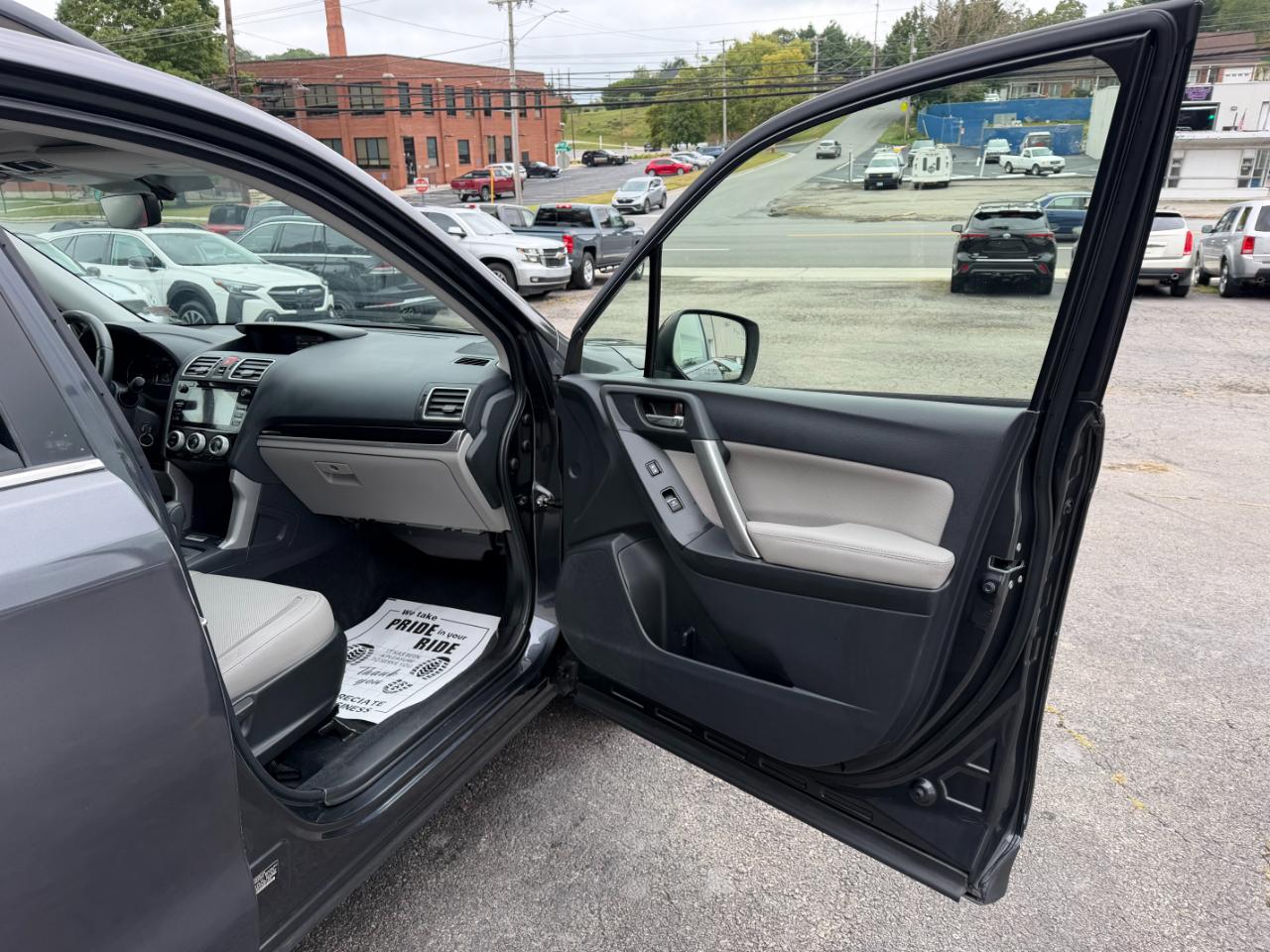 Subaru Forester 2.5i Limited 2017