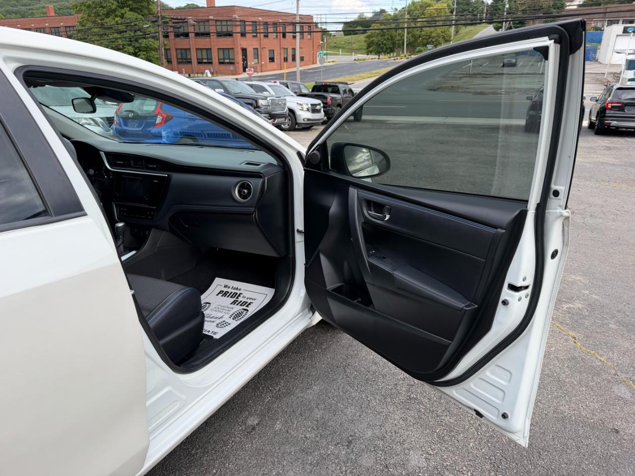 Toyota Corolla SE 2017