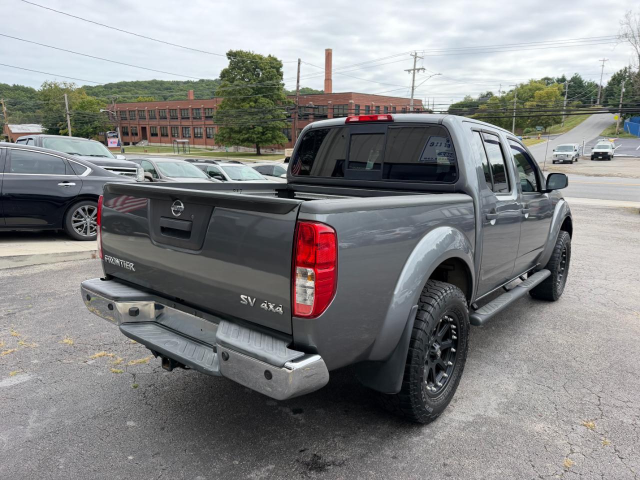 Nissan Frontier SV Crew Cab 5AT 4WD 2018