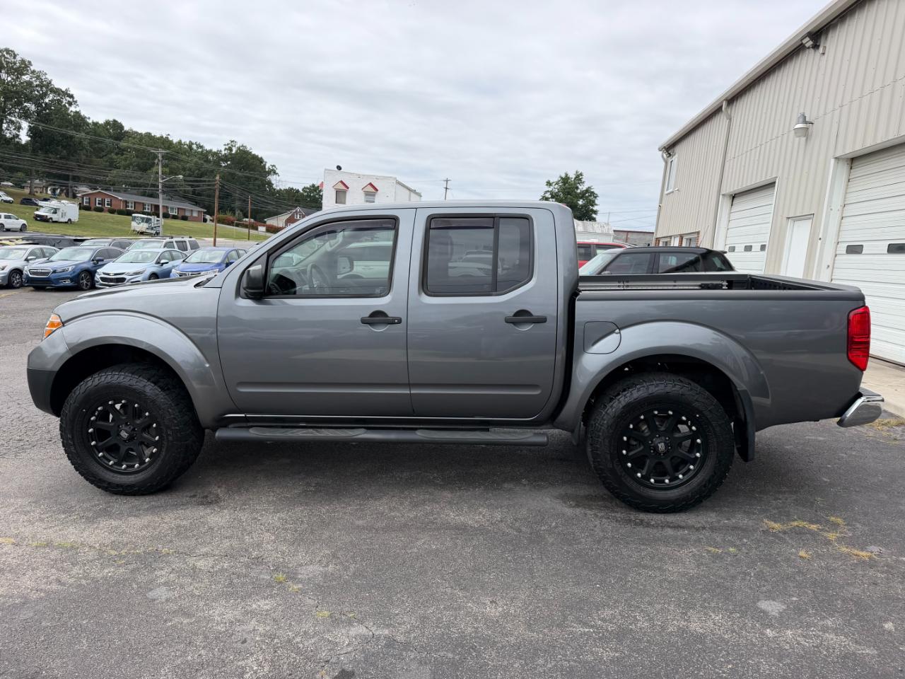 Nissan Frontier SV Crew Cab 5AT 4WD 2018