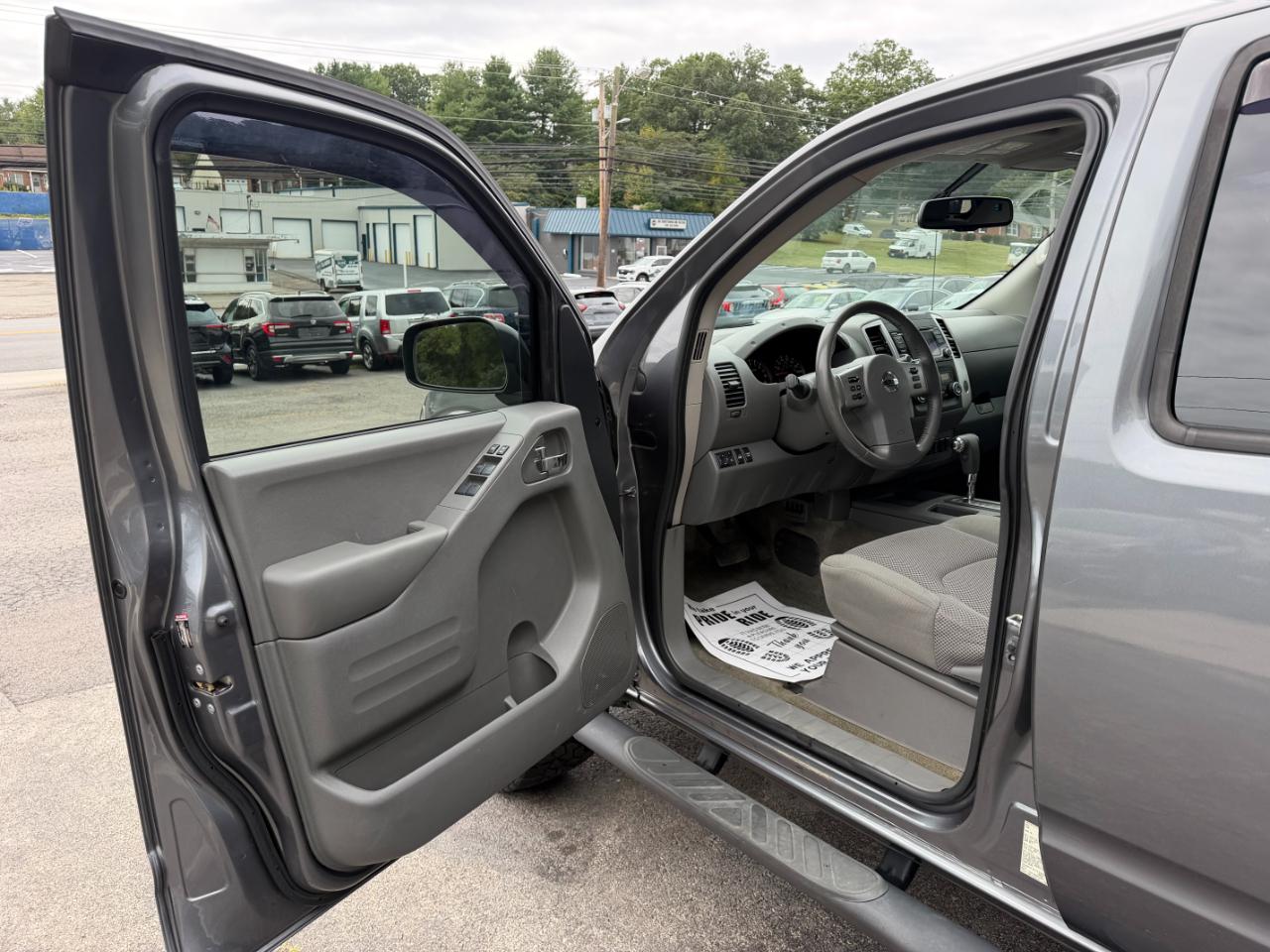 Nissan Frontier SV Crew Cab 5AT 4WD 2018