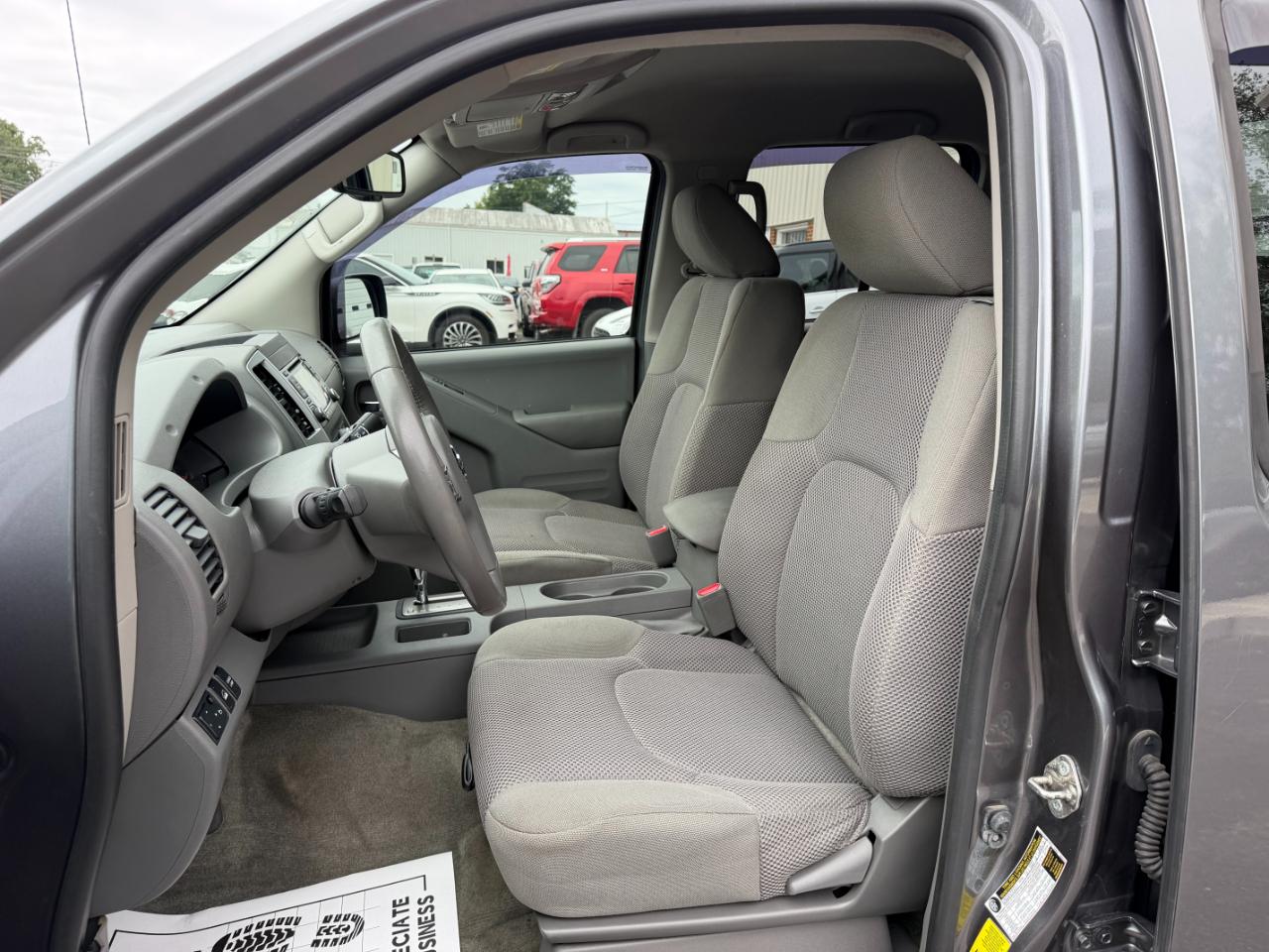 Nissan Frontier SV Crew Cab 5AT 4WD 2018