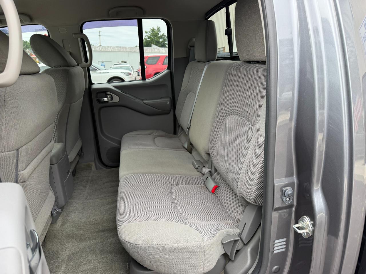 Nissan Frontier SV Crew Cab 5AT 4WD 2018
