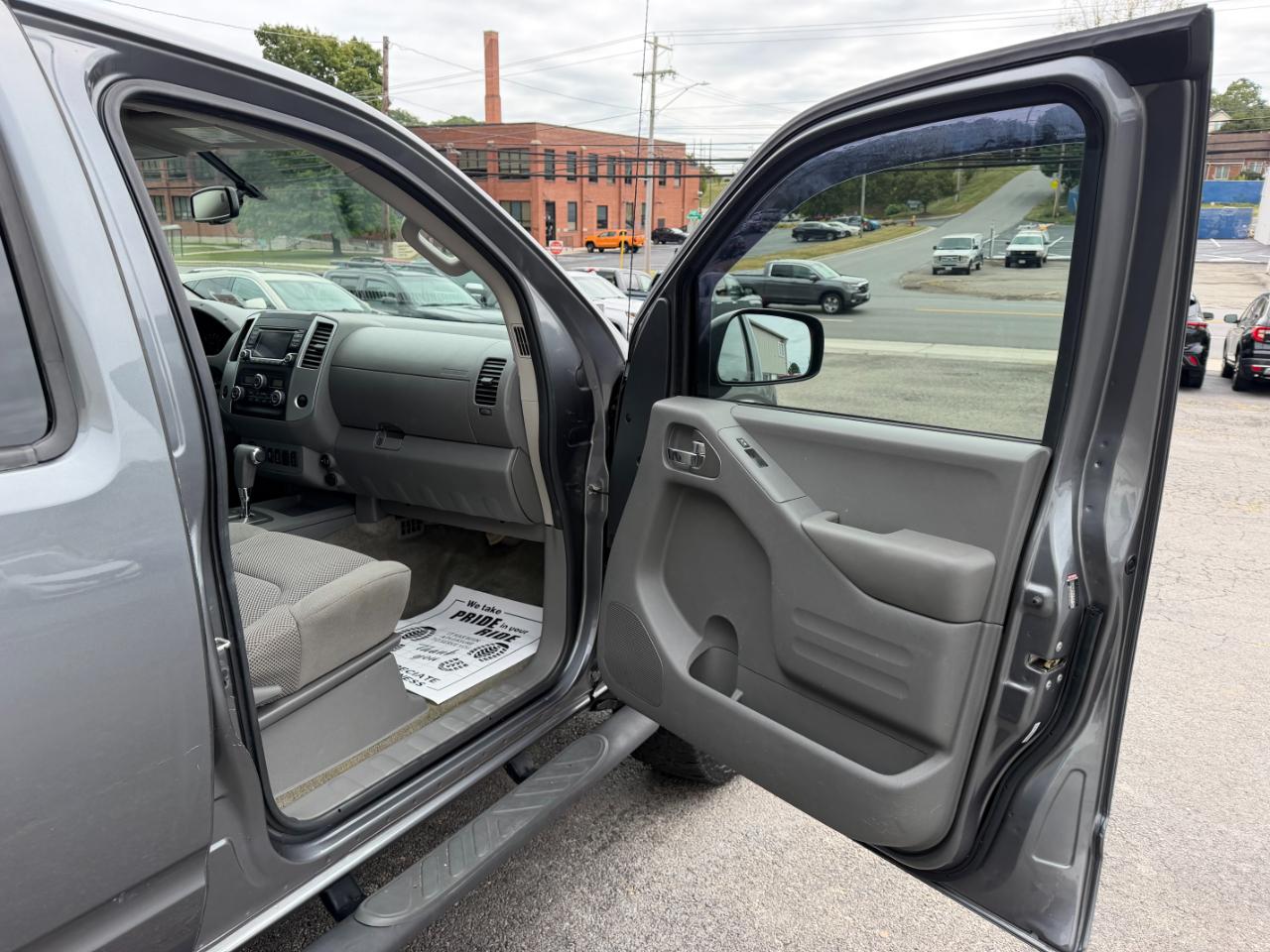 Nissan Frontier SV Crew Cab 5AT 4WD 2018